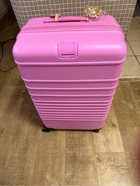 BEIS Pink Ribbed Hardshell Carry-On Spinner